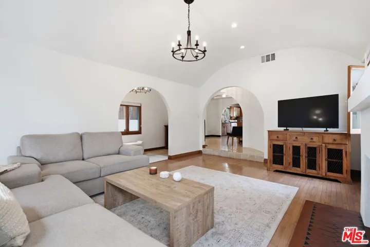 1555 S Crescent Heights Boulevard, Los Angeles, California 90035