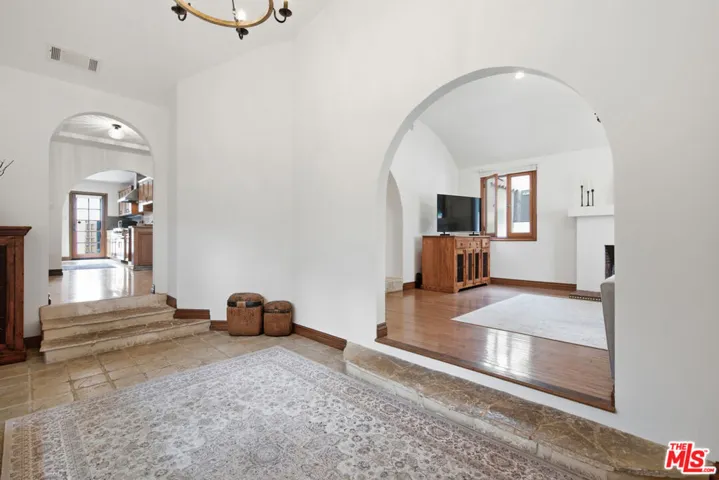 1555 S Crescent Heights Boulevard, Los Angeles, California 90035