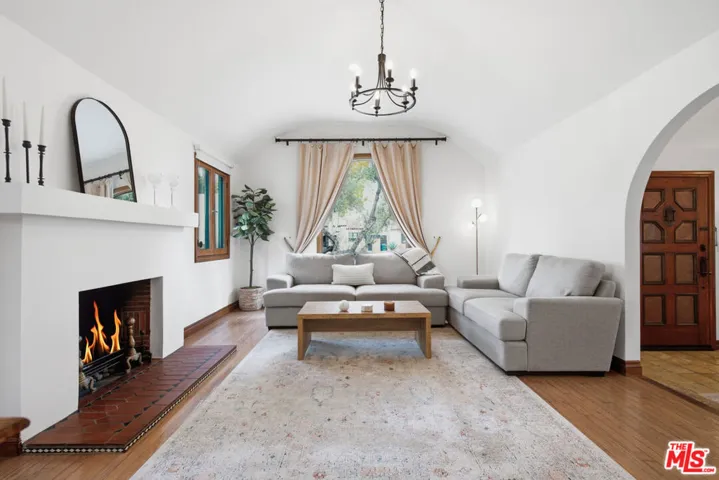 1555 S Crescent Heights Boulevard, Los Angeles, California 90035