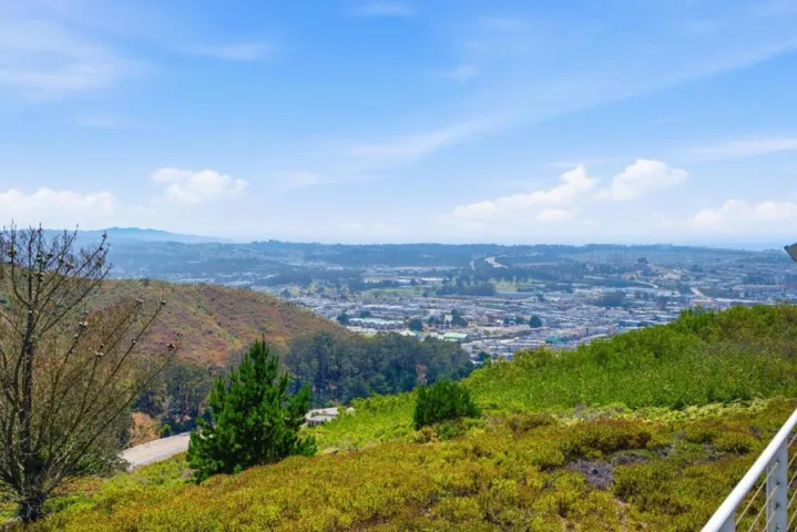 855 Mountain View Drive 4, Daly City, California 94014