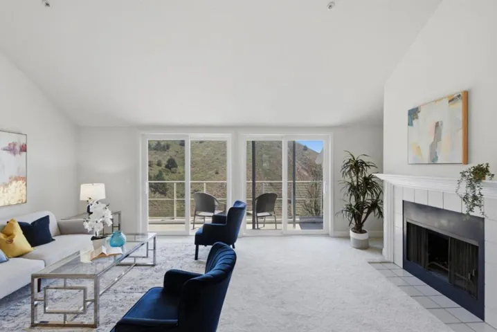 855 Mountain View Drive 4, Daly City, California 94014