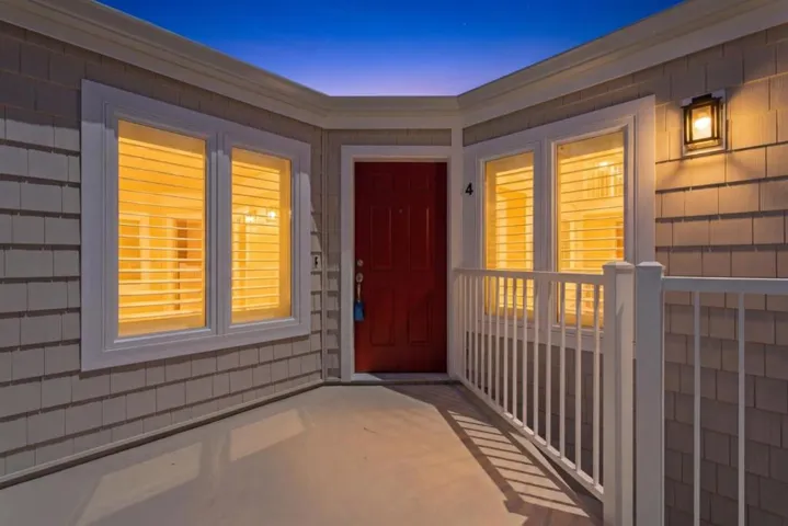 855 Mountain View Drive 4, Daly City, California 94014