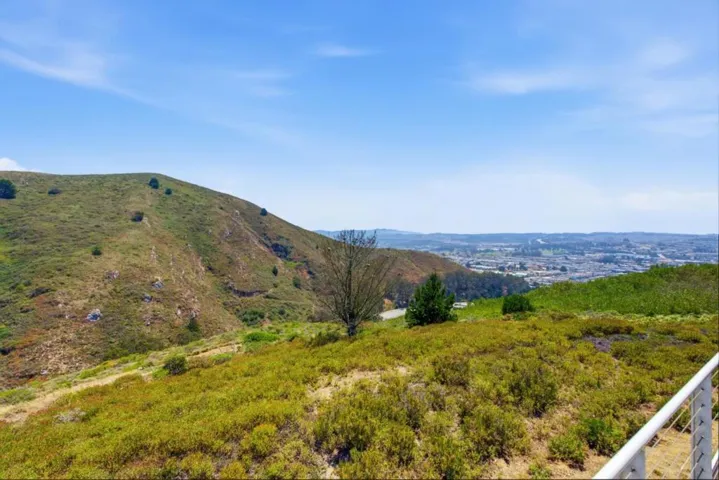 855 Mountain View Drive 4, Daly City, California 94014