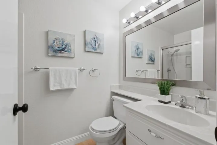855 Mountain View Drive 4, Daly City, California 94014