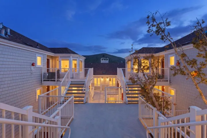 855 Mountain View Drive 4, Daly City, California 94014
