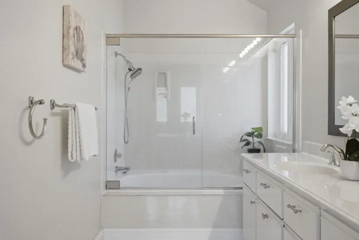 855 Mountain View Drive 4, Daly City, California 94014