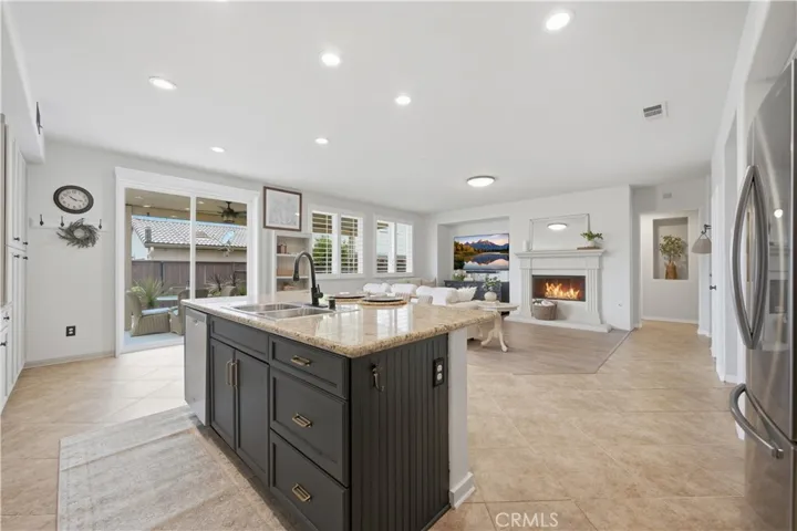 Kitchen - Family Room