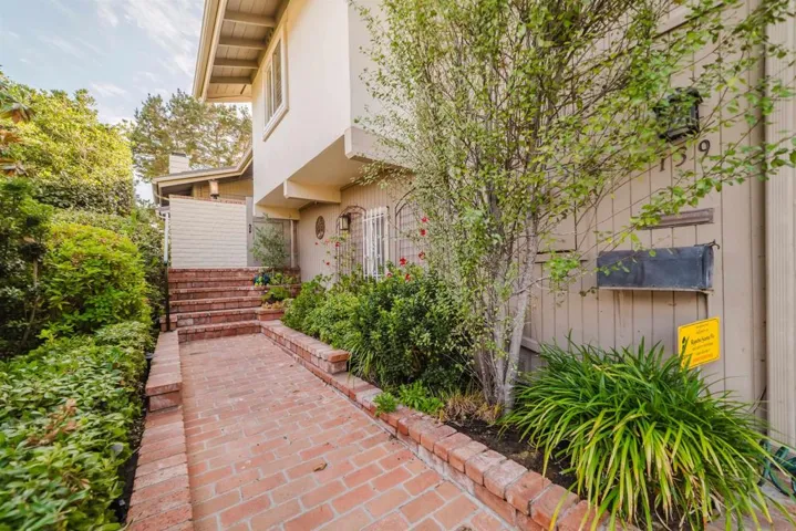 139 Sinaloa Court, Solana Beach, California 92075