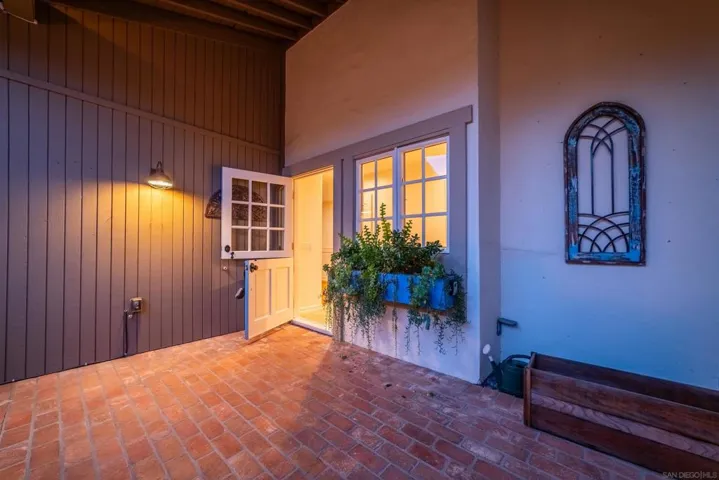 139 Sinaloa Court, Solana Beach, California 92075
