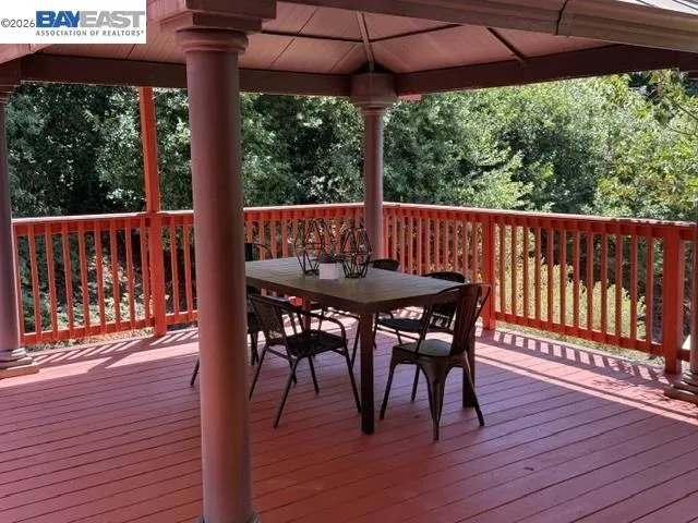5195 Camino Alta Mira, Castro Valley, California 94546