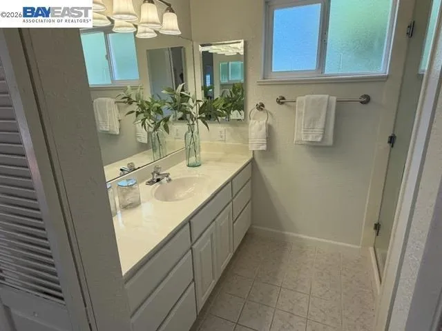 5195 Camino Alta Mira, Castro Valley, California 94546