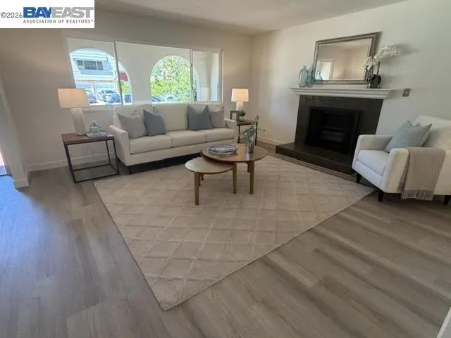 5195 Camino Alta Mira, Castro Valley, California 94546