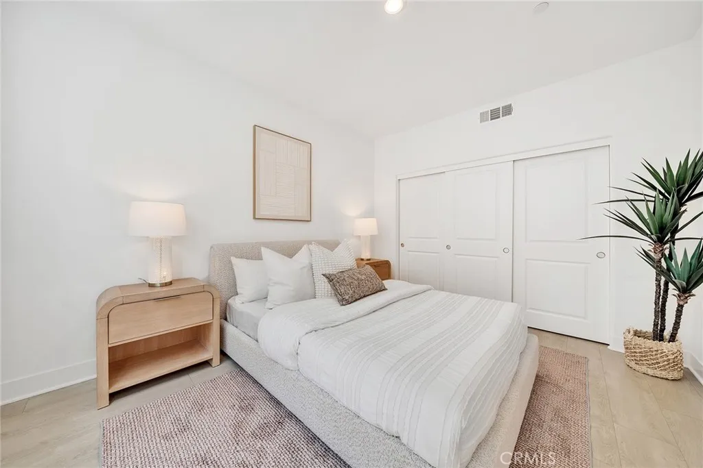 1st floor bed