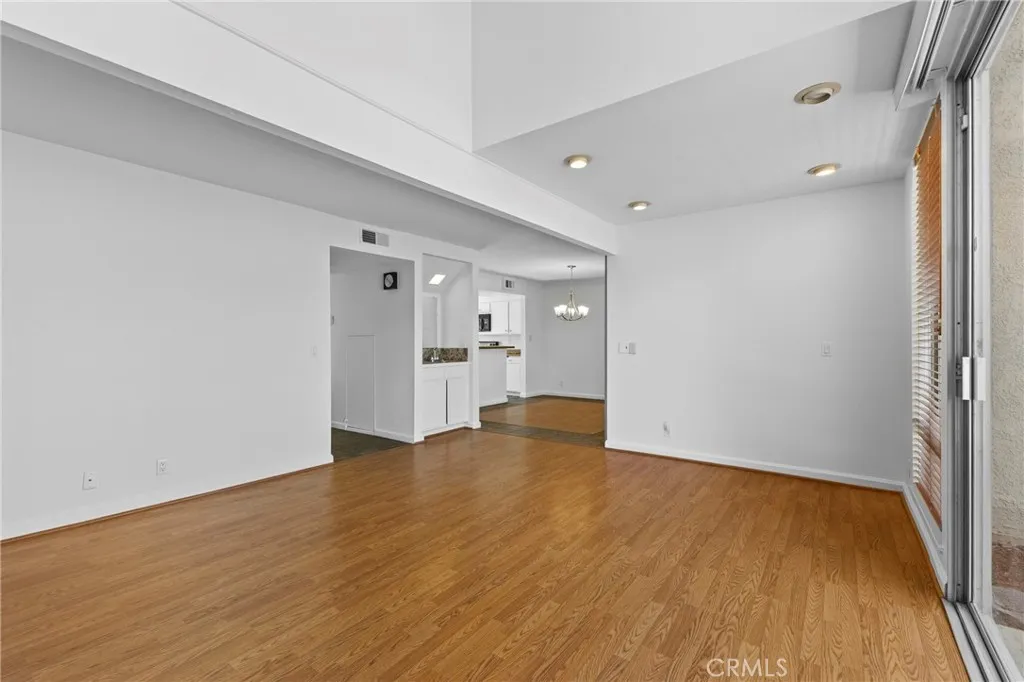 29424 Via La Plaza, Murrieta, California 92563 — photo 5