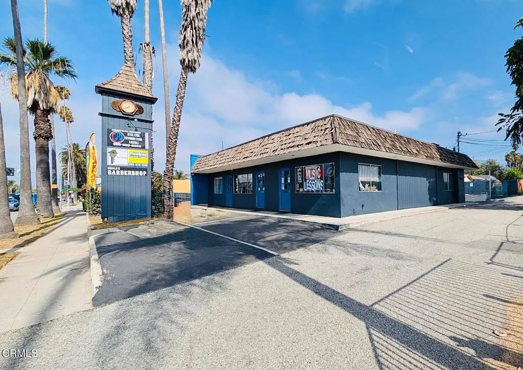 553 Ventura St