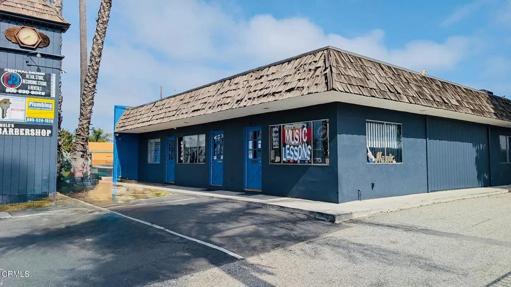 553 Ventura St