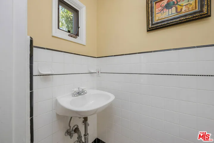 4531 Kraft Avenue, Studio City, California 91602
