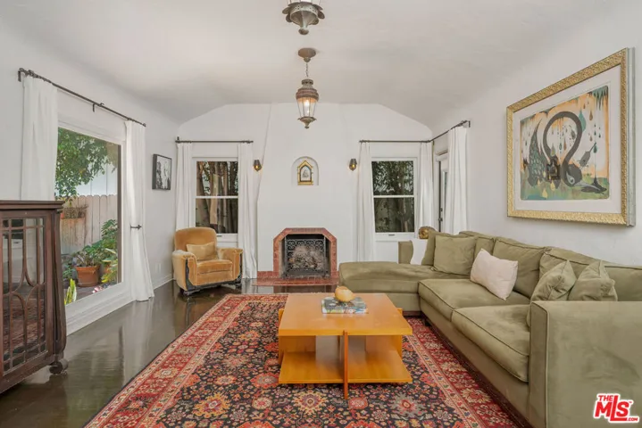 4531 Kraft Avenue, Studio City, California 91602