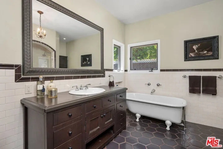 4531 Kraft Avenue, Studio City, California 91602