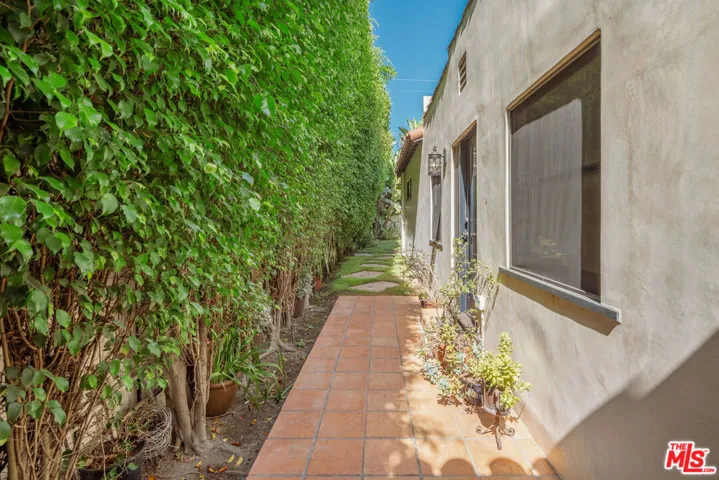 4531 Kraft Avenue, Studio City, California 91602
