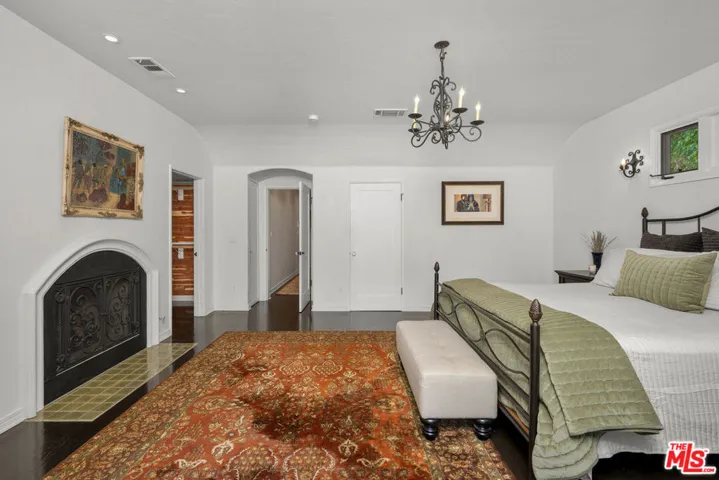 4531 Kraft Avenue, Studio City, California 91602