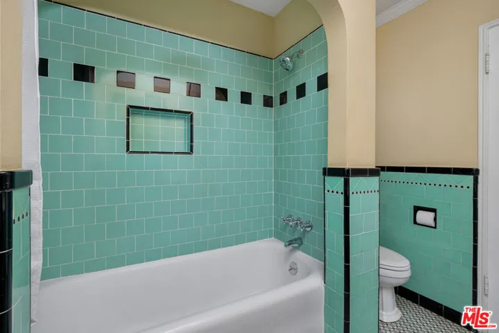 4531 Kraft Avenue, Studio City, California 91602