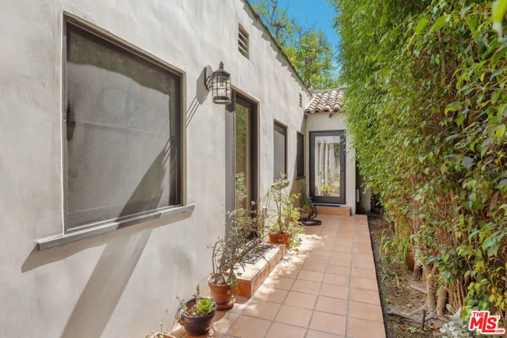 4531 Kraft Avenue, Studio City, California 91602