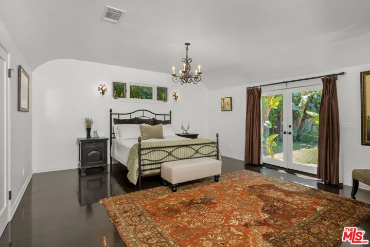 4531 Kraft Avenue, Studio City, California 91602