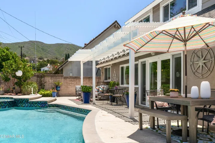 Backyard with Vinyl Concepts patio cover