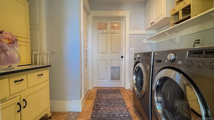 210 E 6th Ave, Escondido, California 92025