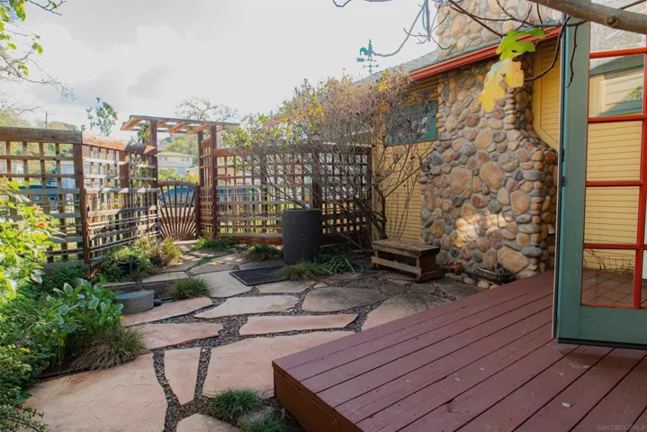 210 E 6th Ave, Escondido, California 92025