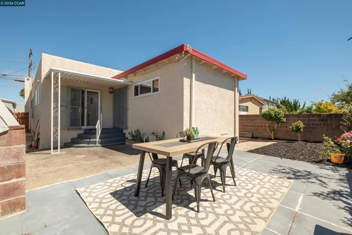 943 36th St, Richmond, California 94805