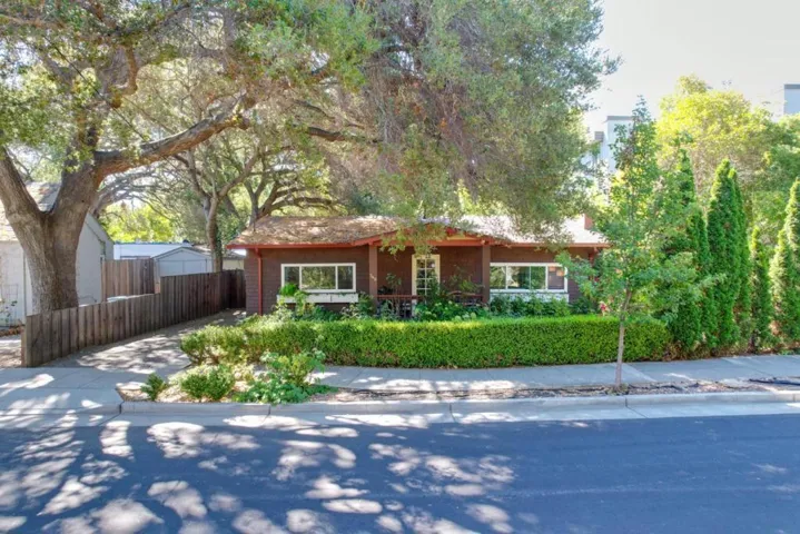 340 Palo Alto Avenue, Palo Alto, California 94301