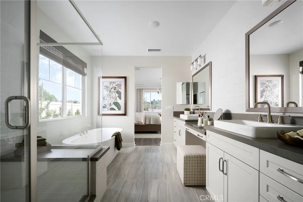  Photos shown are of the model home for this floor plan. Actual finishes, features, and landscaping may vary.