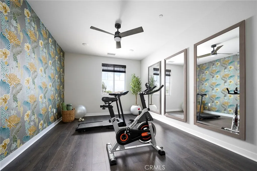  Photos shown are of the model home for this floor plan. Actual finishes, features, and landscaping may vary.