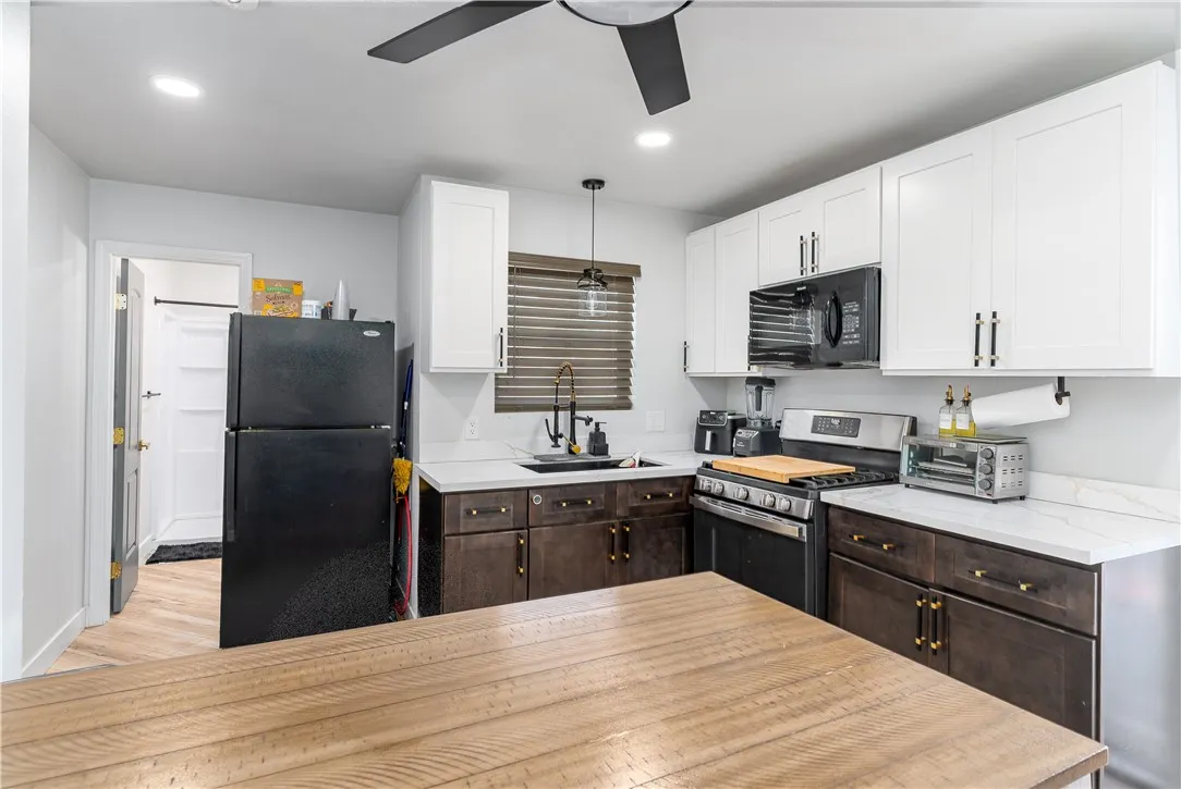 582 N Almond, Banning, California 92220 — photo 4