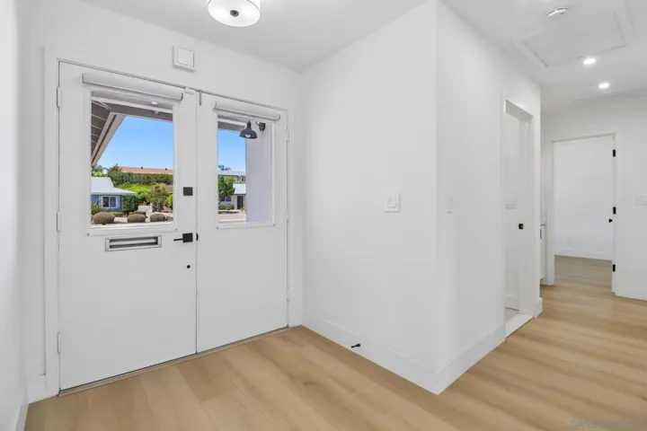 16763 Pinata, San Diego, California 92128