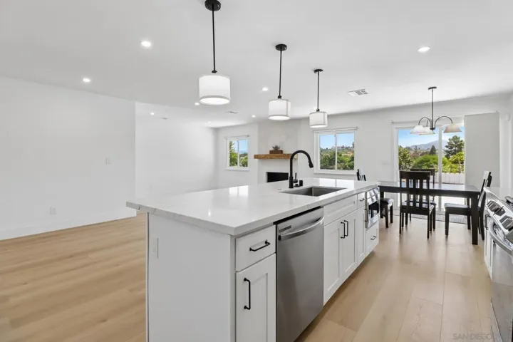 16763 Pinata, San Diego, California 92128