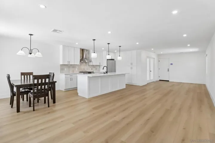 16763 Pinata, San Diego, California 92128