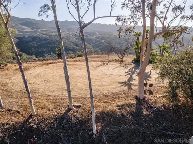 28742 Twin Oaks Valley, Vista, California 92084