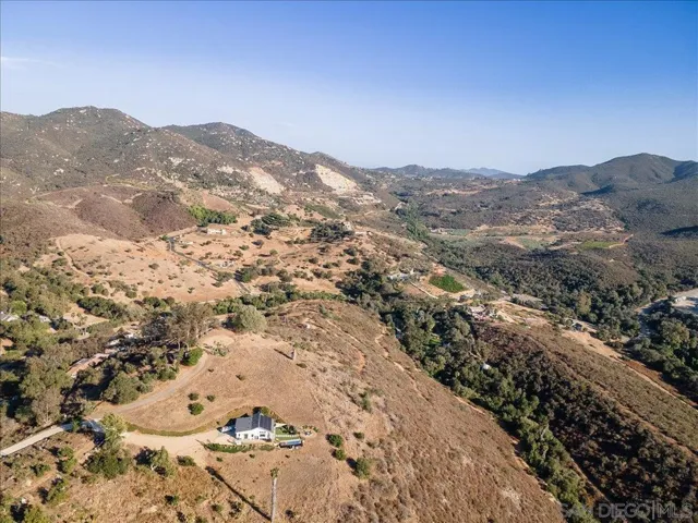 28742 Twin Oaks Valley, Vista, California 92084