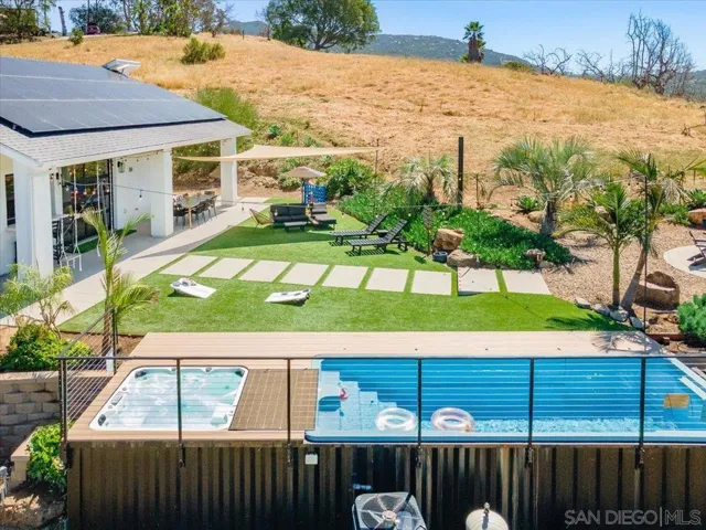 28742 Twin Oaks Valley, Vista, California 92084