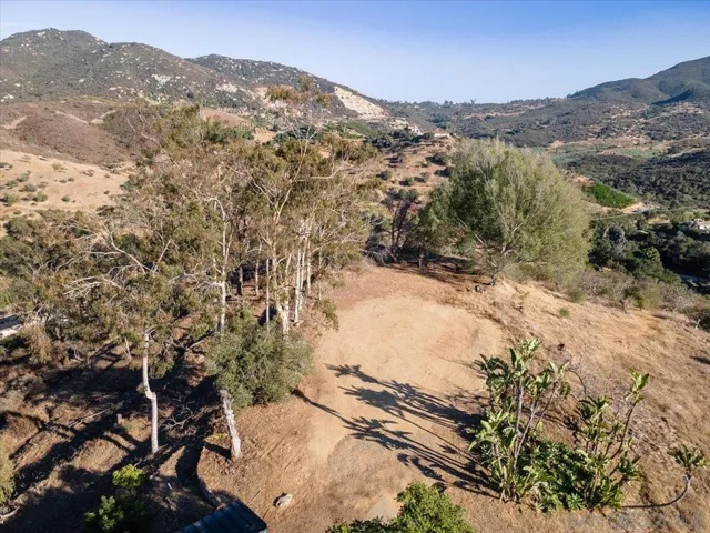 28742 Twin Oaks Valley, Vista, California 92084
