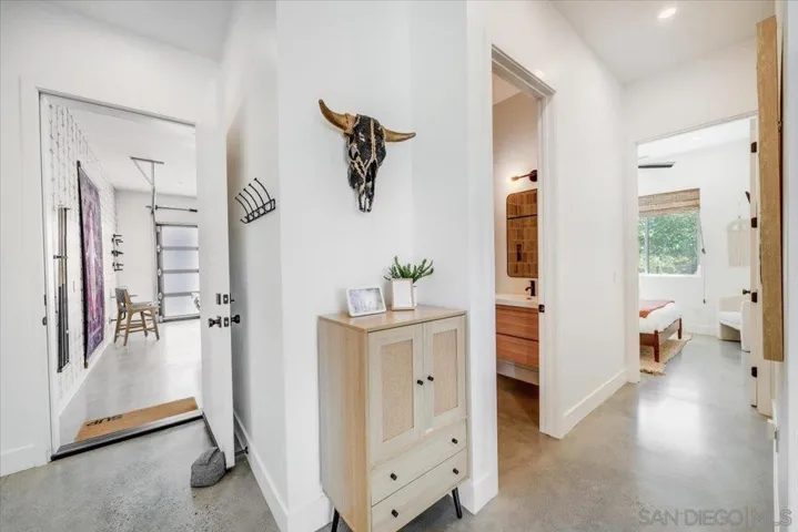 28742 Twin Oaks Valley, Vista, California 92084