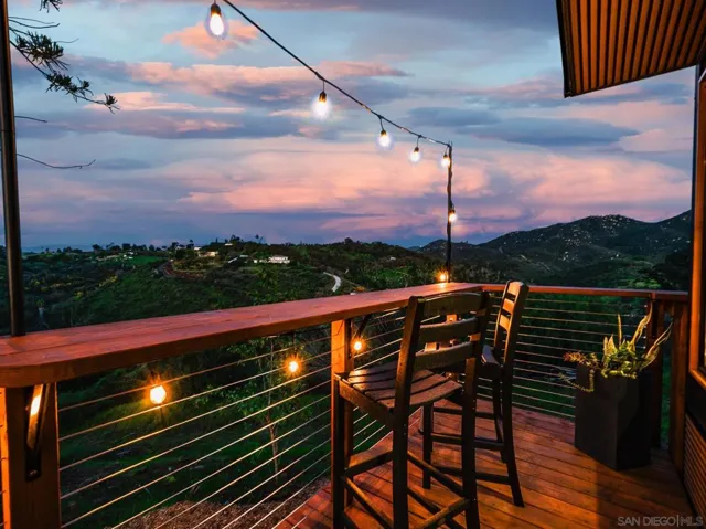 28742 Twin Oaks Valley, Vista, California 92084