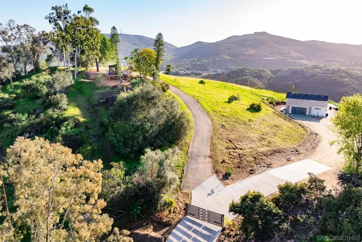 28742 Twin Oaks Valley, Vista, California 92084