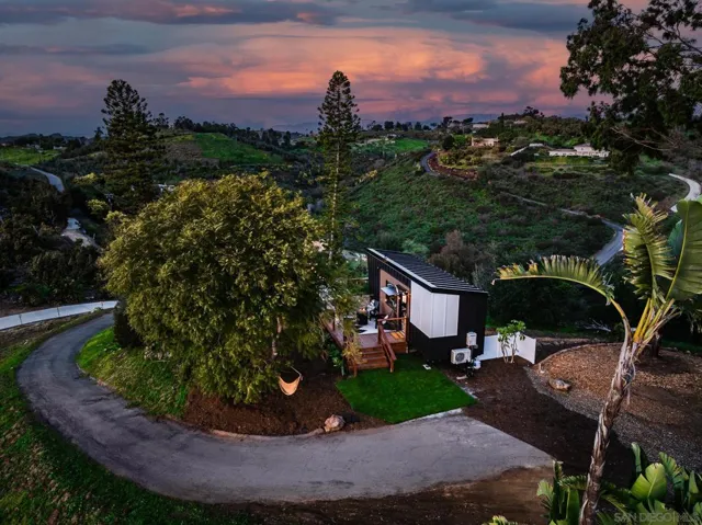 28742 Twin Oaks Valley, Vista, California 92084