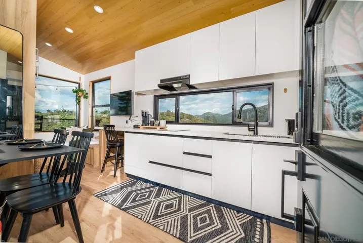 28742 Twin Oaks Valley, Vista, California 92084