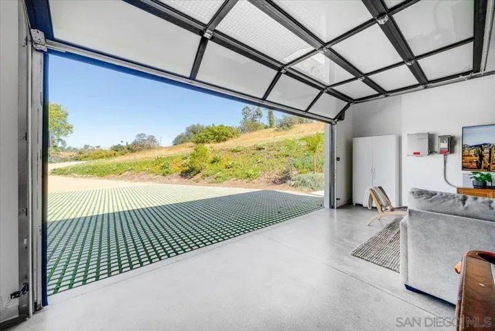 28742 Twin Oaks Valley, Vista, California 92084