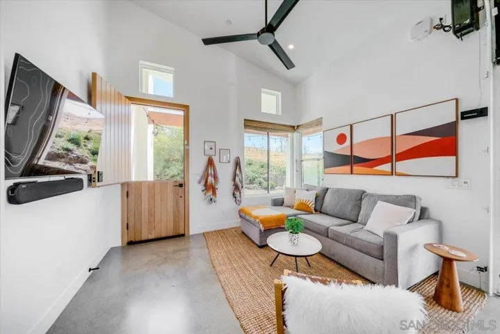 28742 Twin Oaks Valley, Vista, California 92084